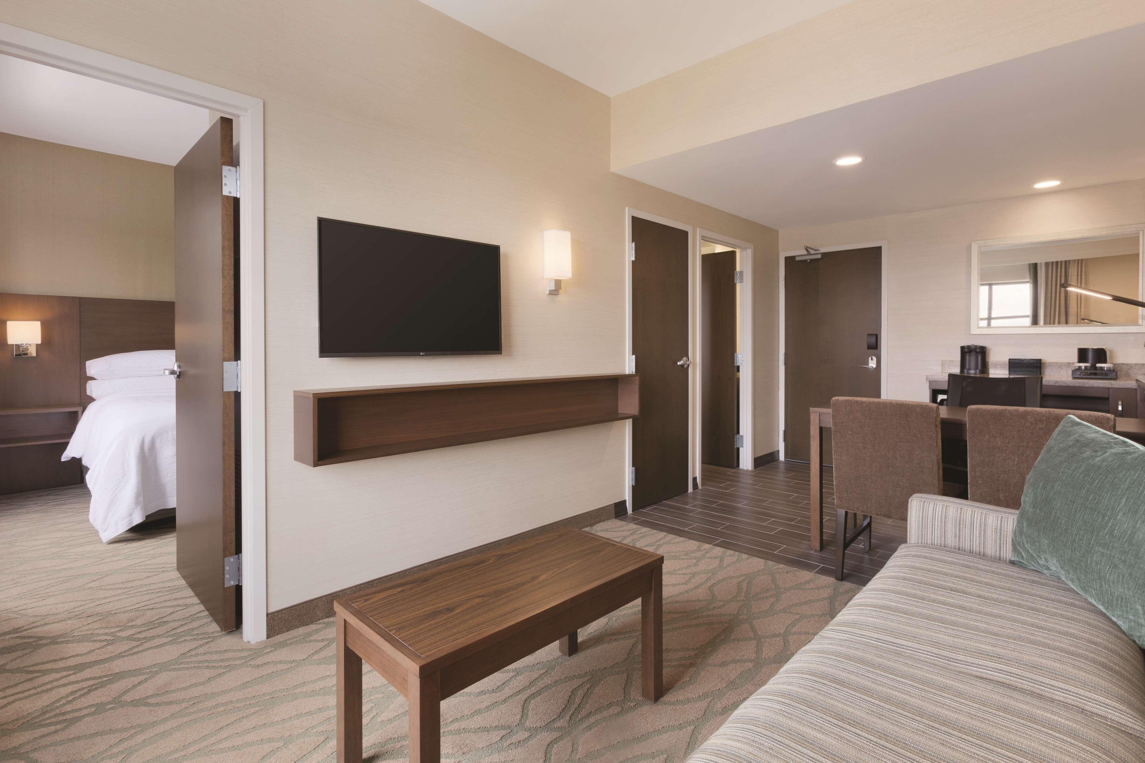 Embassy Suites By Hilton Akron Canton Airport North Canton Bagian luar foto