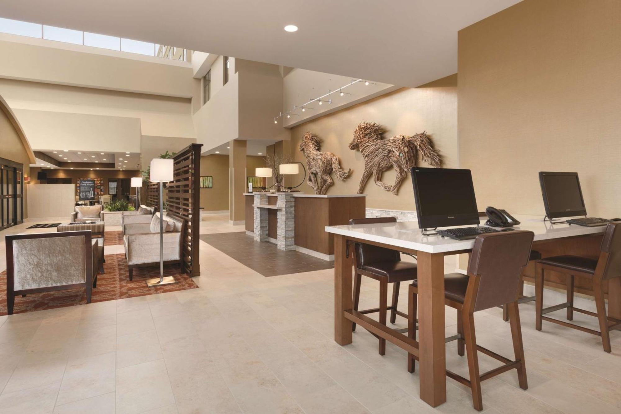 Embassy Suites By Hilton Akron Canton Airport North Canton Bagian luar foto