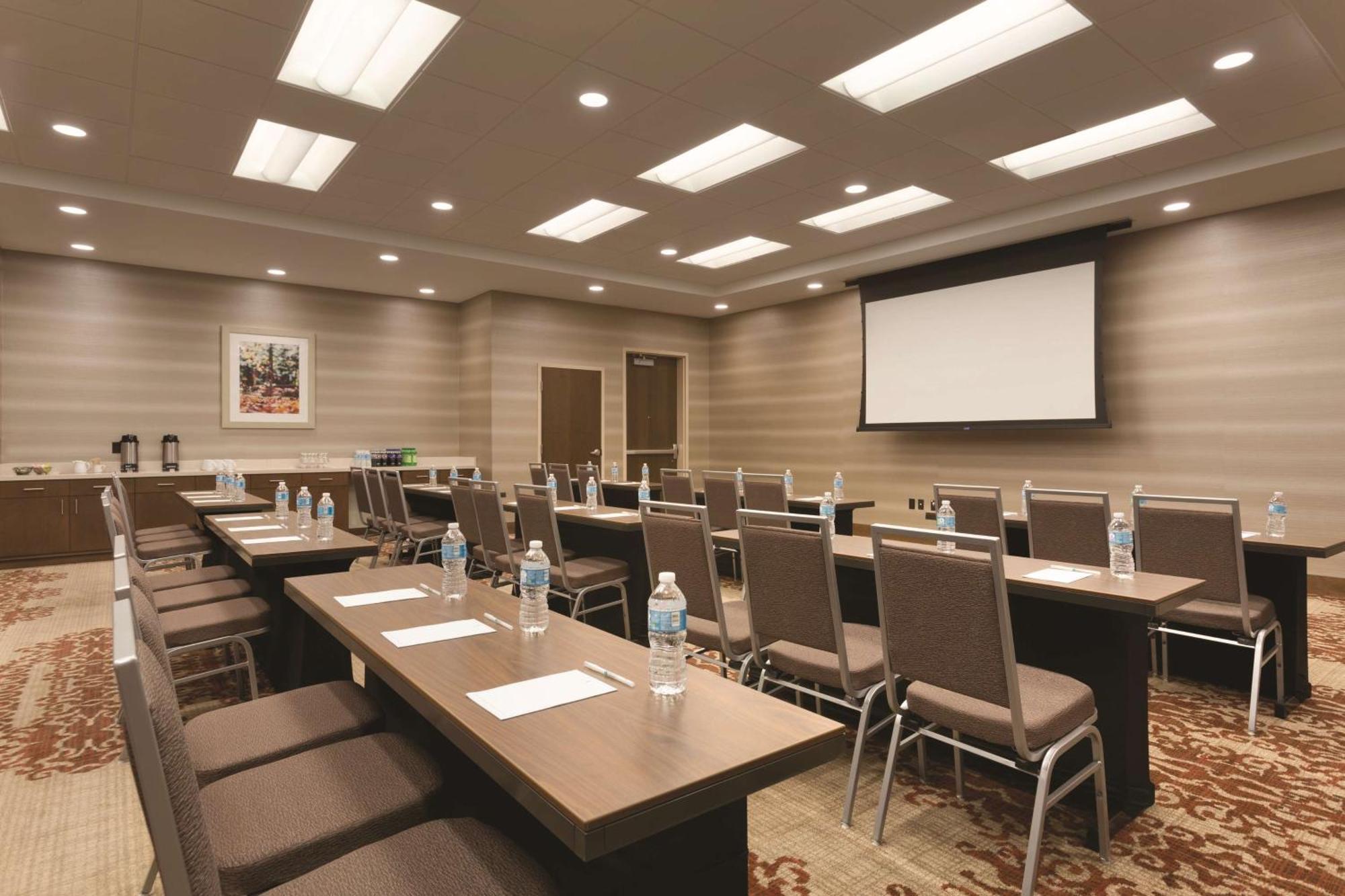 Embassy Suites By Hilton Akron Canton Airport North Canton Bagian luar foto